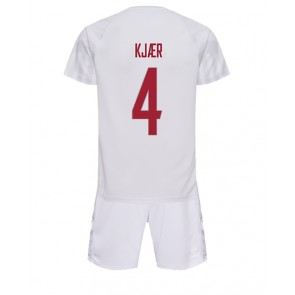 Danmark Simon Kjaer #4 kläder Barn VM 2022 Bortatröja Kortärmad (+ korta byxor)